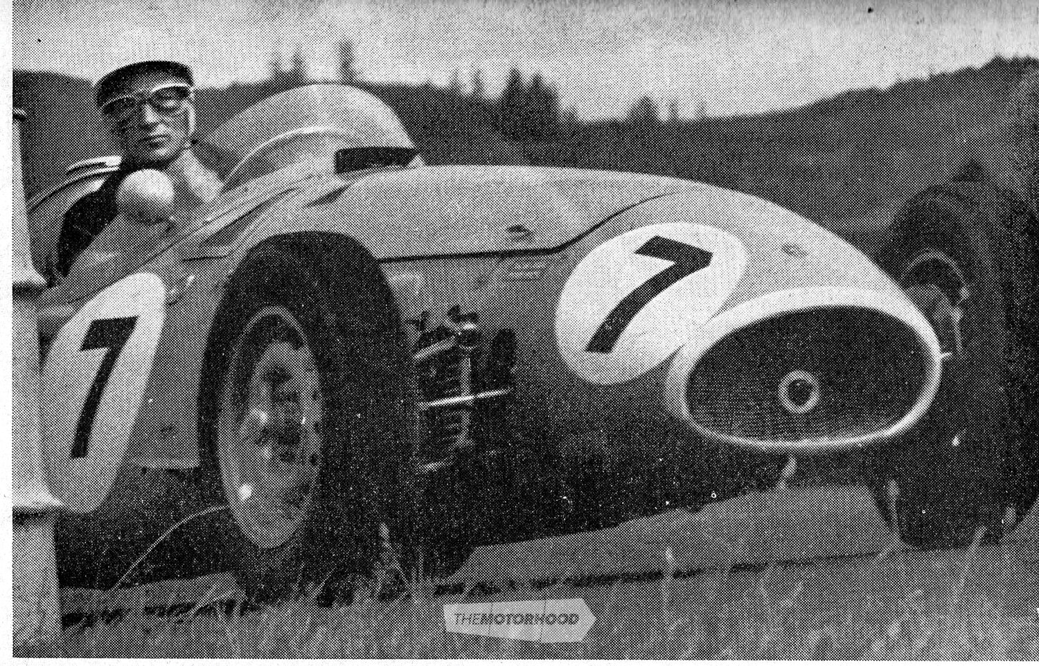 Moss in the Maserati 250F en route to victory in the 1956 NZGP at Ardmore