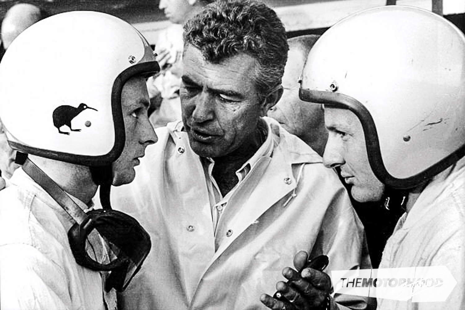Caroll-Shelby-talks-to-Amon-left-and-McLaren-at-Le-Mans.jpg